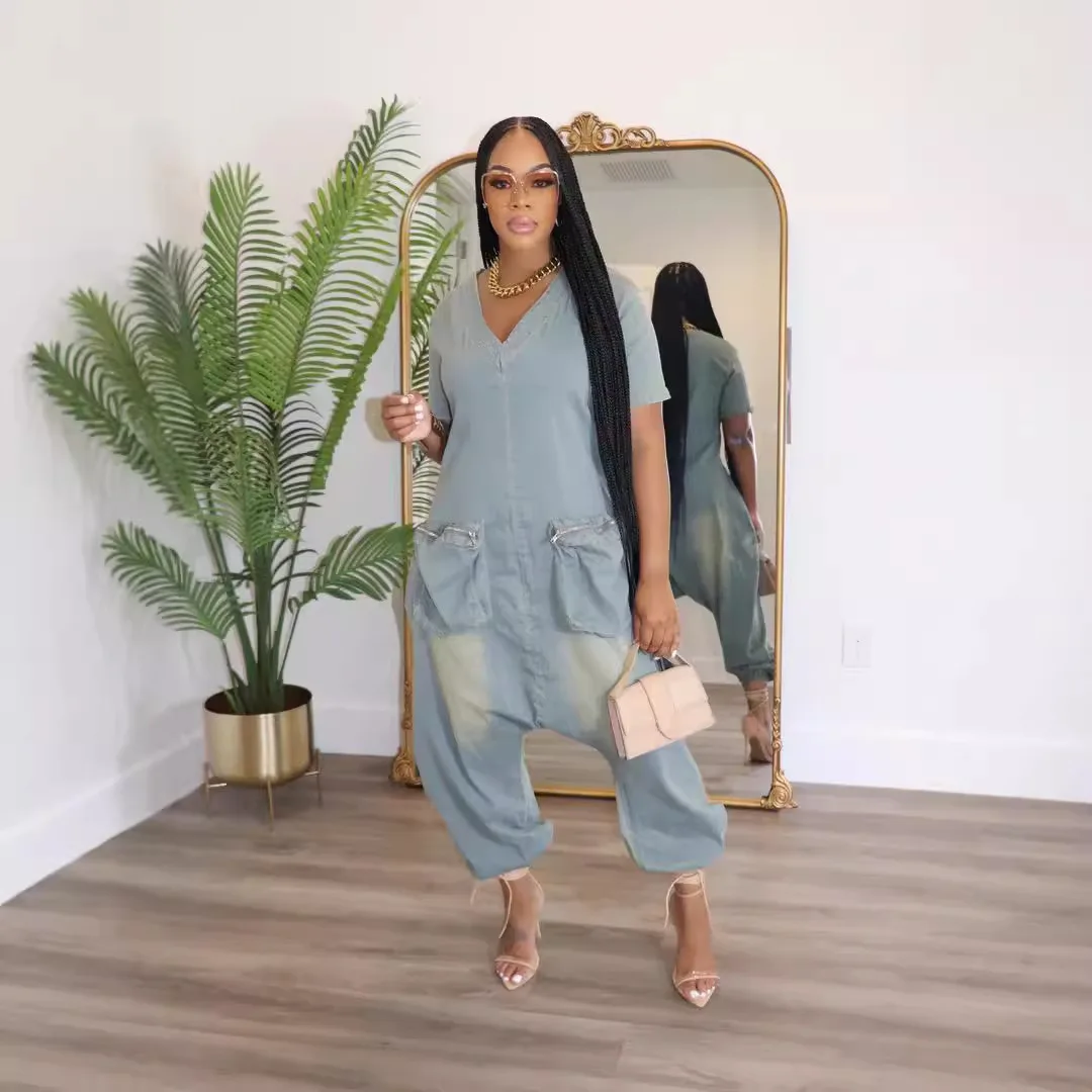 Women Jumpsuits Denim One Piece Cargo Pants Washed V Neck Pockets Vintage Ankle Length Trousers Streetwear Summer 2025 Overalls
Women Jumpsuits Denim One Piece Cargo Pants Washed V Neck Pockets Vintage Ankle Length Trousers Streetwear Summer 2025 Overalls