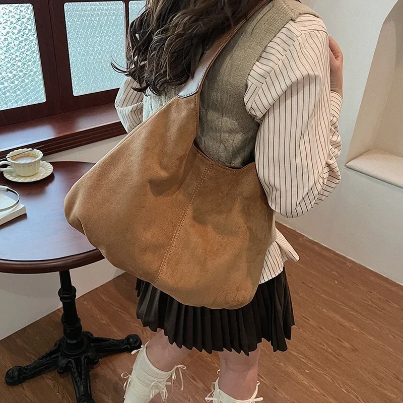 This Year's Popular Bag for Women 2024 New Single Shoulder Underarm Bag Large Capacity Commuting Student Class Tote Bag Paquete
This Year's Popular Bag for Women 2024 New Single Shoulder Underarm Bag Large Capacity Commuting Student Class Tote Bag Paquete