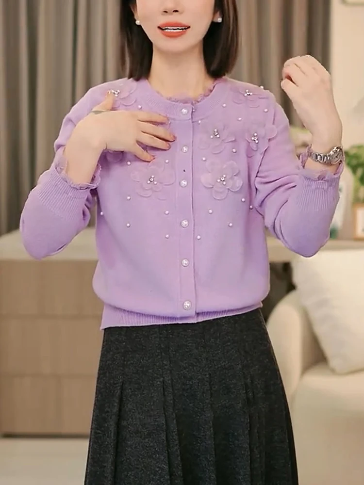 Ранняя весна 2025: Белый вязаный свитер с цветочным декором, нежный, элегантный, в корейском стиле, с длинными рукавами, короткое пальто
Ранняя весна 2025: Белый вязаный свитер с цветочным декором, нежный, элегантный, в корейском стиле, с длинными рукавами, короткое пальто