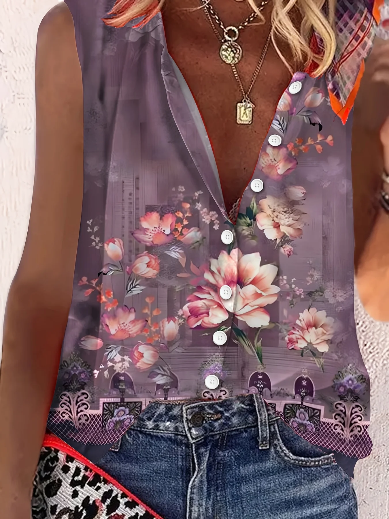 Women's Sleeveless Shirt with Western-Style Ethnic Floral and Geometric Print
Women's Sleeveless Shirt with Western-Style Ethnic Floral and Geometric Print