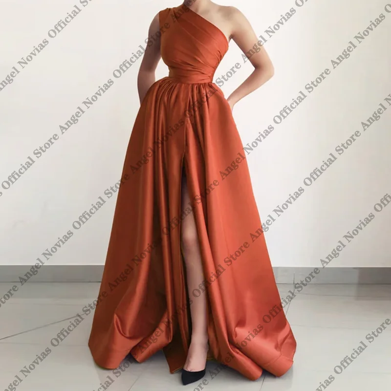 A Line Plus Size Rust Orange Bridesmaid Dresses 2026 for Wedding Party Dress Customized Vestidos Elegantes Para Fiesta De Gala
A Line Plus Size Rust Orange Bridesmaid Dresses 2026 for Wedding Party Dress Customized Vestidos Elegantes Para Fiesta De Gala