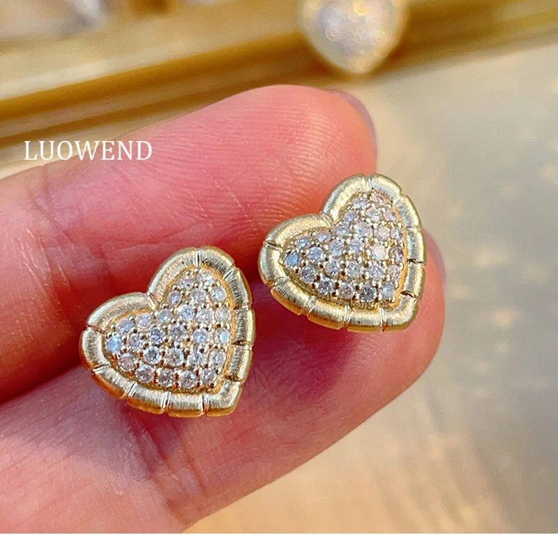 LUOWEND серьги из 100% белого/желтого золота 18 карат, женские винтажные серьги-гвоздики в форме сердца с настоящими натуральными бриллиантами, высокие свадебные украшения
LUOWEND серьги из 100% белого/желтого золота 18 карат, женские винтажные серьги-гвоздики в форме сердца с настоящими натуральными бриллиантами, высокие свадебные украшения