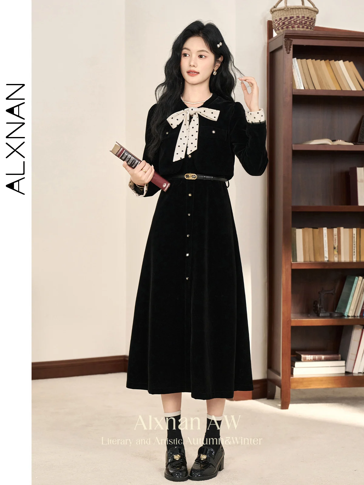 ALXNAN Women's Velvet Dresses Vintage Fake 2 Piece Sweet Polka Dot Bow V-neck High Waist 2024 Fall Winter Slim Midi Dress L51027
ALXNAN Women's Velvet Dresses Vintage Fake 2 Piece Sweet Polka Dot Bow V-neck High Waist 2024 Fall Winter Slim Midi Dress L51027