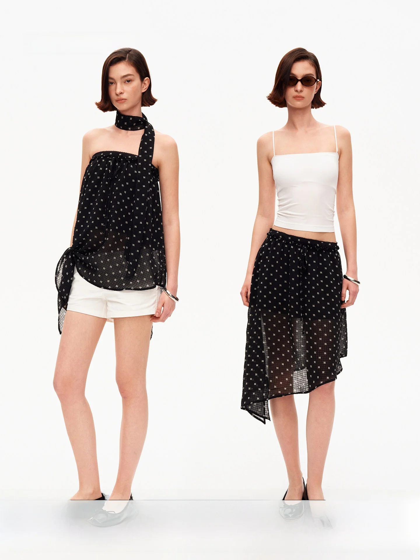 Striking a Pose Black Polka Dot Off-Shoulder Wrap Women's Loose A-Line Printed Top Fashionable Design Summer Regular Fit
Striking a Pose Black Polka Dot Off-Shoulder Wrap Women's Loose A-Line Printed Top Fashionable Design Summer Regular Fit