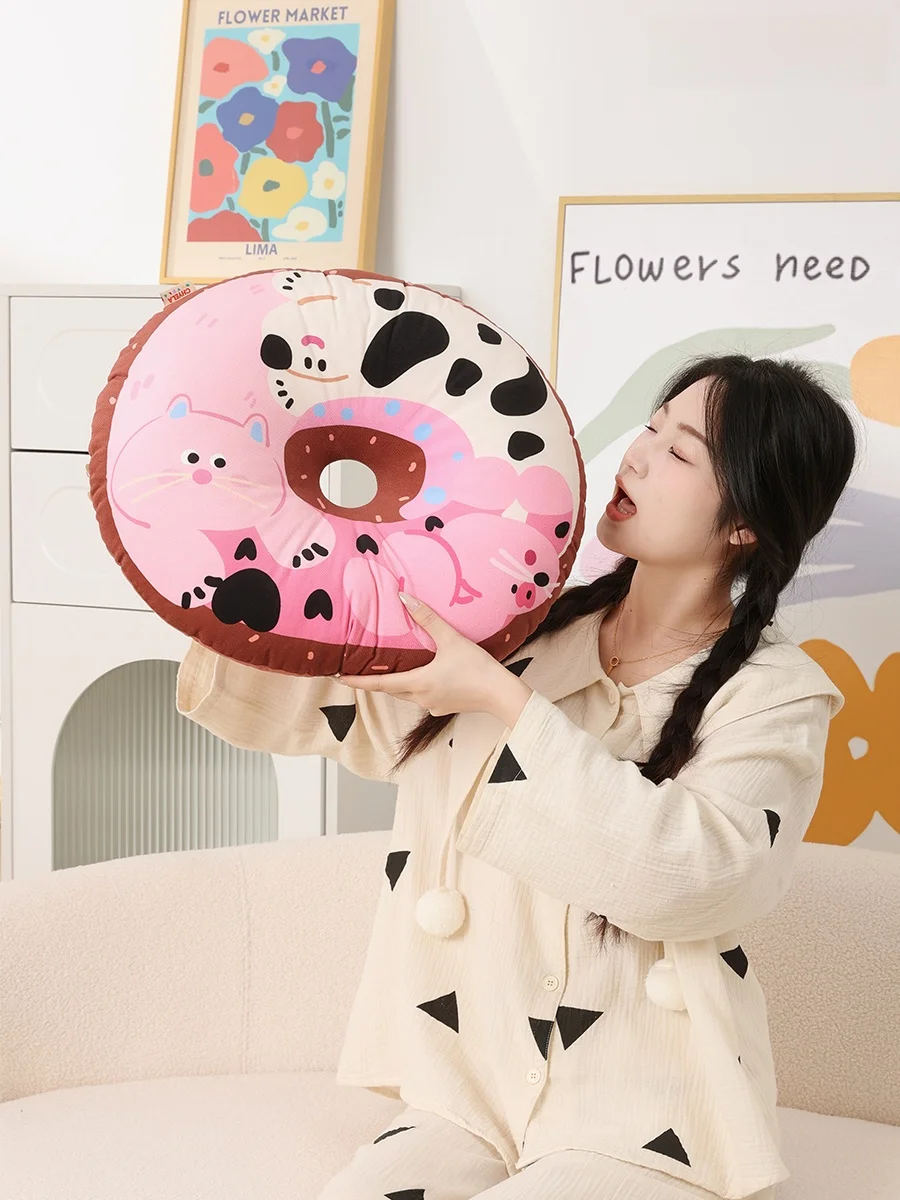 Donut Shaped Sofa Pillow Window Cushion Versatile Plush Material Nordic Style PP Cotton Filling Unique Home Decor Accessory
Donut Shaped Sofa Pillow Window Cushion Versatile Plush Material Nordic Style PP Cotton Filling Unique Home Decor Accessory