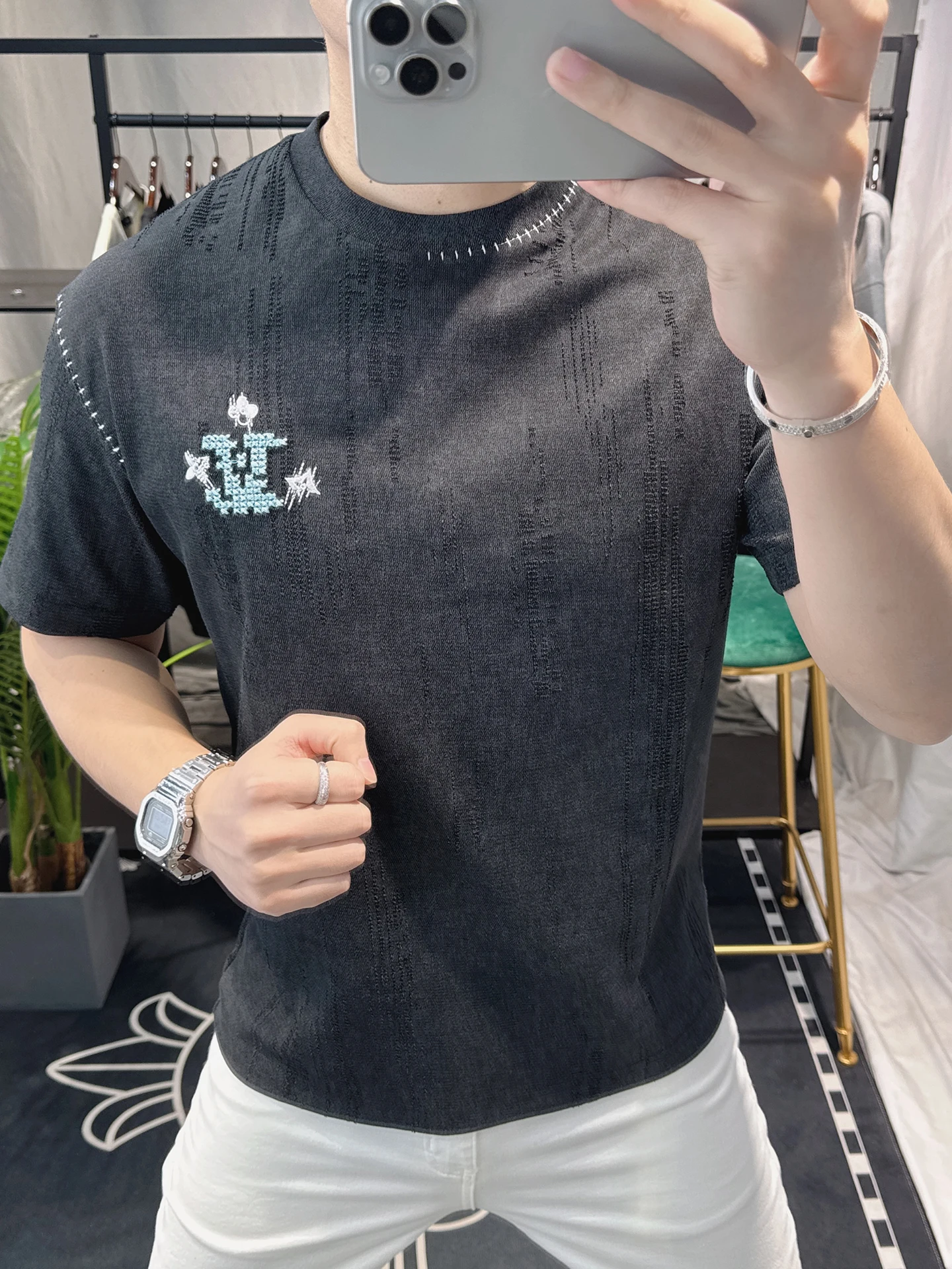 Мужская футболка ZhanChao с вышивкой и перфорацией, новинка 2026 года, с круглым вырезом, премиум-класса, летняя повседневная модель
Мужская футболка ZhanChao с вышивкой и перфорацией, новинка 2026 года, с круглым вырезом, премиум-класса, летняя повседневная модель