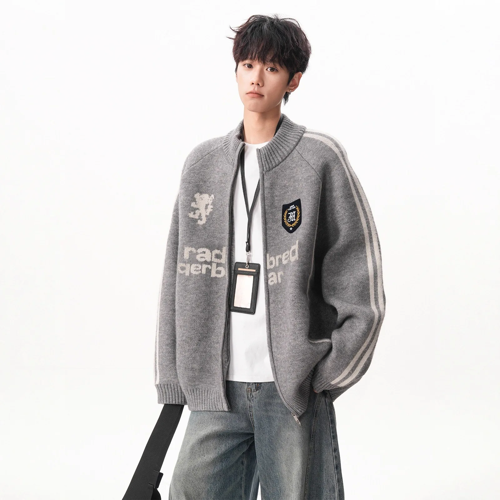 American Style Badge Embroidered Open Cardigan Sweater Loose Lazy Style All Match Knitted Outerwear for Men Autumn Winter
American Style Badge Embroidered Open Cardigan Sweater Loose Lazy Style All Match Knitted Outerwear for Men Autumn Winter