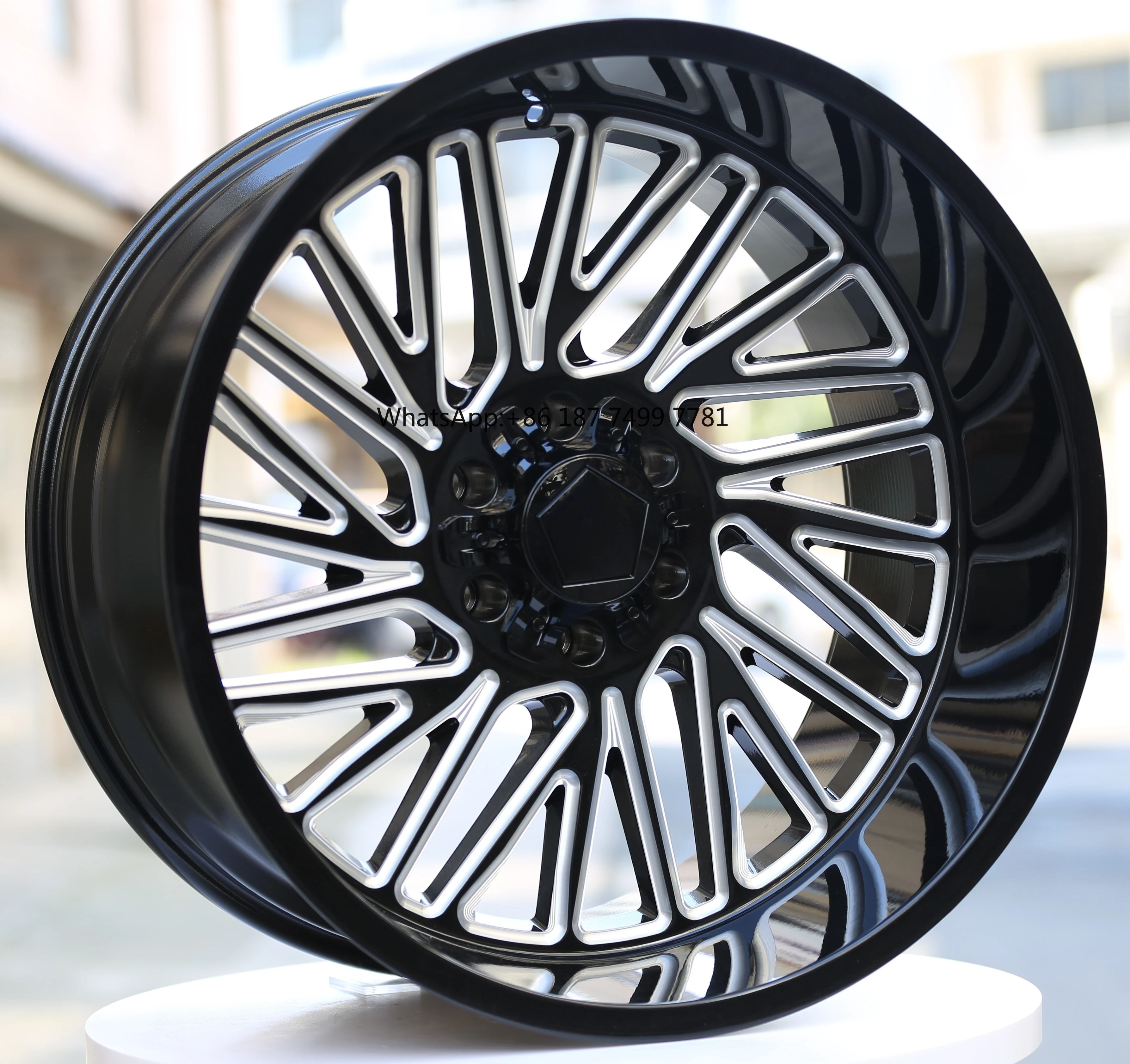 Модифицированная ступица колеса из алюминиевого сплава для пикапов и внедорожников 20 и 22 дюймов Подходит для автомобилей 5X127 5X139.7 6X139.7 8X165.1 8X170 8X180
Модифицированная ступица колеса из алюминиевого сплава для пикапов и внедорожников 20 и 22 дюймов Подходит для автомобилей 5X127 5X139.7 6X139.7 8X165.1 8X170 8X180