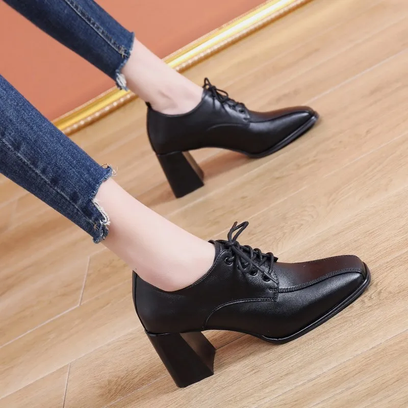 2025 Spring and Autumn New High Heels Women's Pumps British Style Thick Heels Fashion Lace-up Deep Mouth Small Leather Shoes
2025 Spring and Autumn New High Heels Women's Pumps British Style Thick Heels Fashion Lace-up Deep Mouth Small Leather Shoes