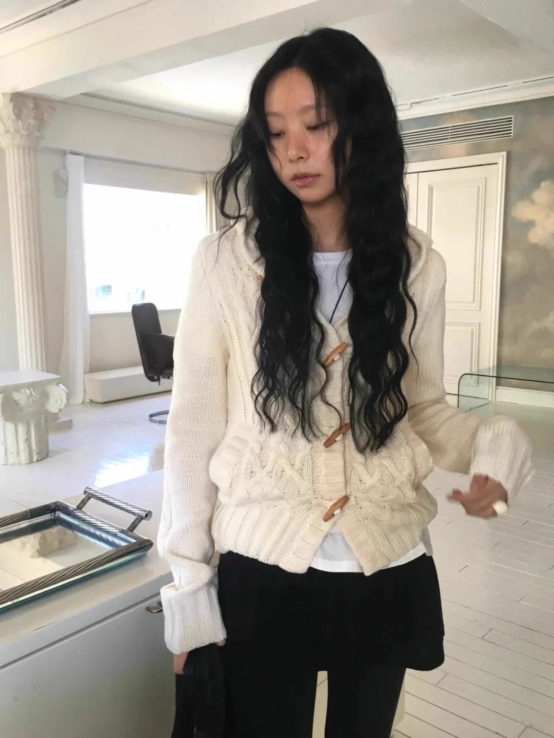 Осенне-зимний вязаный кардиган в стиле ретро, свитер со шляпой, универсальное повседневное пальто на пуговицах с закрученной косой для женщин
Осенне-зимний вязаный кардиган в стиле ретро, свитер со шляпой, универсальное повседневное пальто на пуговицах с закрученной косой для женщин