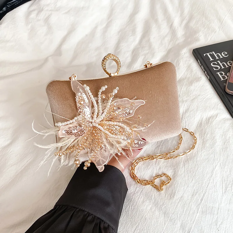 Роскошные элегантные вечерние сумки для женщин, сумки через плечо с жемчужной цепочкой, женские сумки-клатчи для вечеринок и свадеб, сумочки-клатчи.
Роскошные элегантные вечерние сумки для женщин, сумки через плечо с жемчужной цепочкой, женские сумки-клатчи для вечеринок и свадеб, сумочки-клатчи.