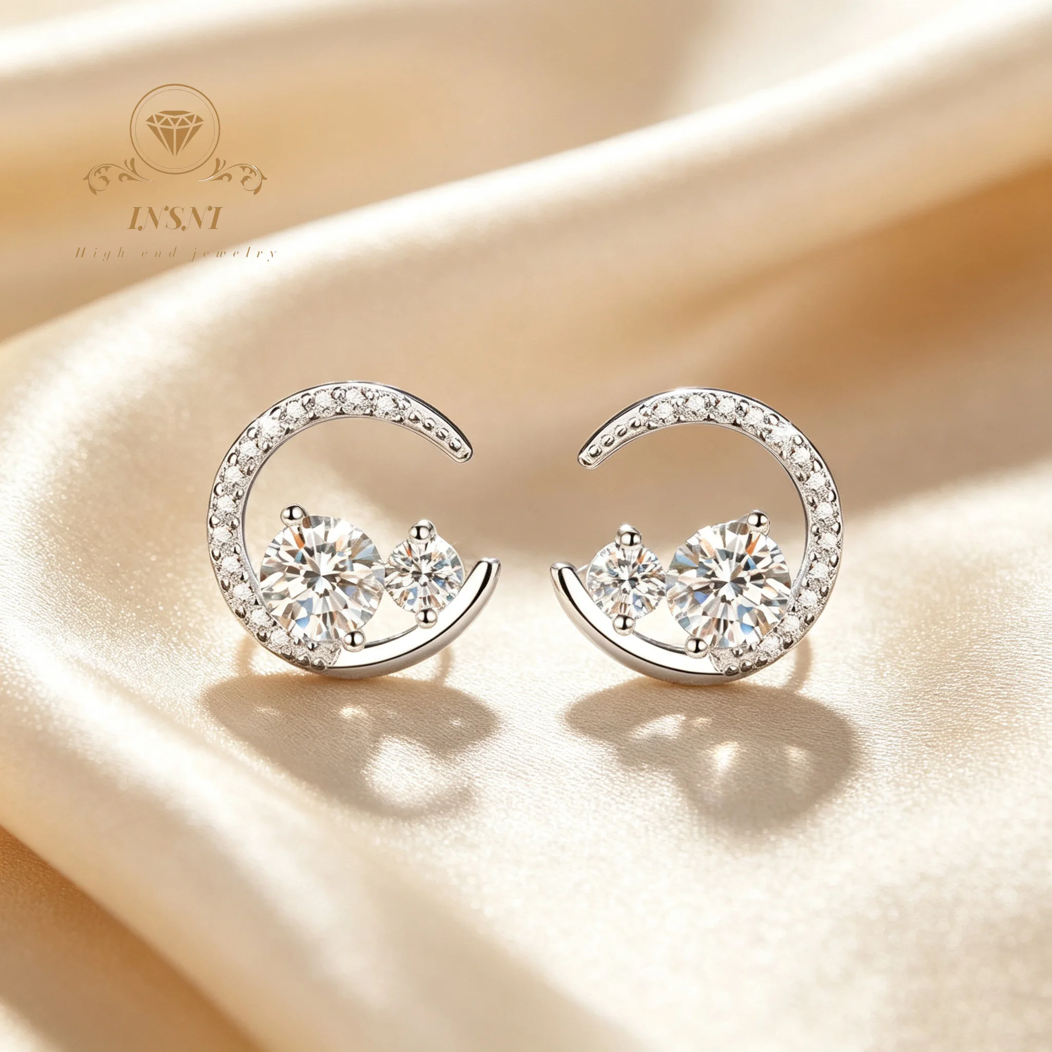 0.6Ct D Color Celestial Star-Moon Moissanite Studs S925 Silver Korean Luxury Earrings Affordable Jewelry Gifts for Women Daily
0.6Ct D Color Celestial Star-Moon Moissanite Studs S925 Silver Korean Luxury Earrings Affordable Jewelry Gifts for Women Daily