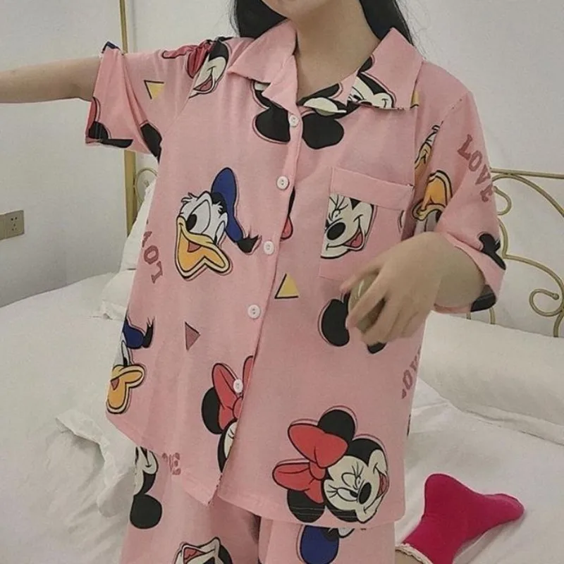 НОВЫЕ комплекты с шортами Disney «Дональд Дак», женские летние пижамы, корейская мода, одежда для сна с короткими рукавами, милая домашняя одежда для общежития Y2k
НОВЫЕ комплекты с шортами Disney «Дональд Дак», женские летние пижамы, корейская мода, одежда для сна с короткими рукавами, милая домашняя одежда для общежития Y2k