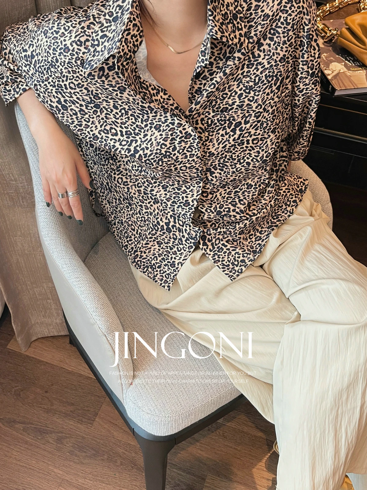 Leopard Shirts Blouses Y2k Women Clothing 2024 Summer Fashion Korean Style Elegant Vintage Top Short Sleeve Casual Crop Oversize
Leopard Shirts Blouses Y2k Women Clothing 2024 Summer Fashion Korean Style Elegant Vintage Top Short Sleeve Casual Crop Oversize