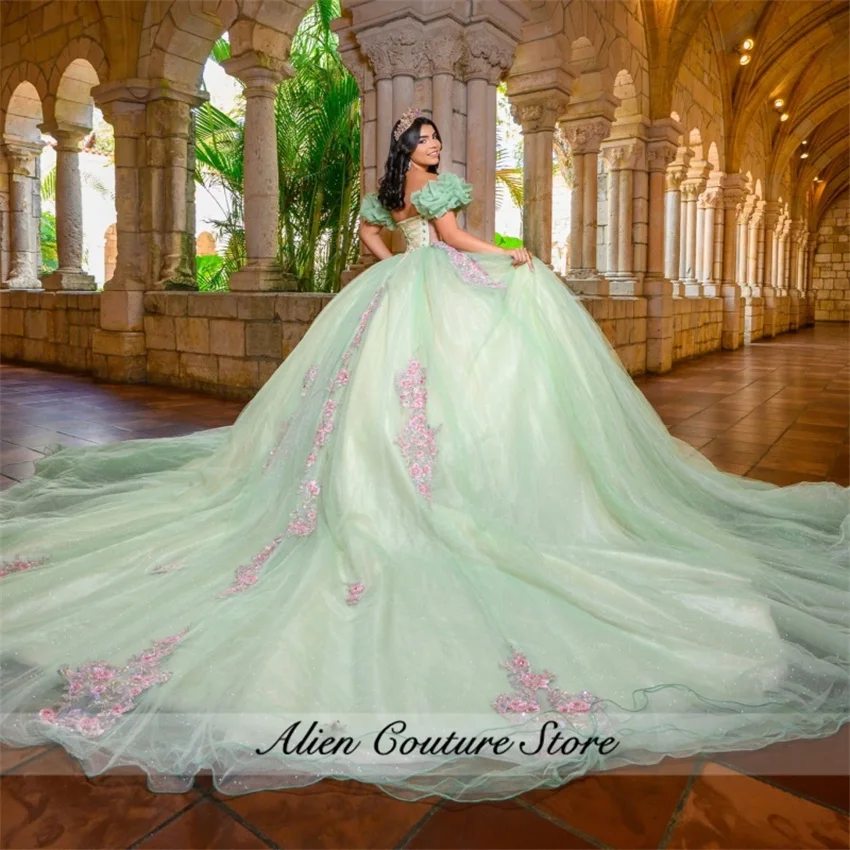 Green Quinceanera Dresses Ball Gown Off The Shoulder Applique Lace Beads Tull Corset Party Birthday Sweet 16 Dress Customized
Green Quinceanera Dresses Ball Gown Off The Shoulder Applique Lace Beads Tull Corset Party Birthday Sweet 16 Dress Customized