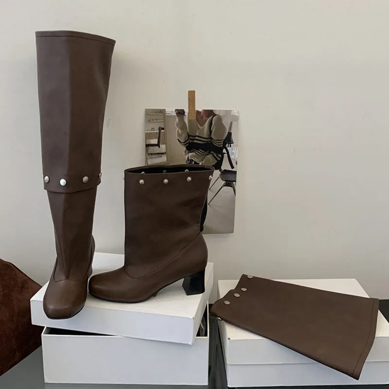 Женские современные женские сапоги до колена на квадратном каблуке, модные женские высокие сапоги в стиле вестерн с заклепками, туфли-лодочки, новая осенне-зимняя обувь
Женские современные женские сапоги до колена на квадратном каблуке, модные женские высокие сапоги в стиле вестерн с заклепками, туфли-лодочки, новая осенне-зимняя обувь