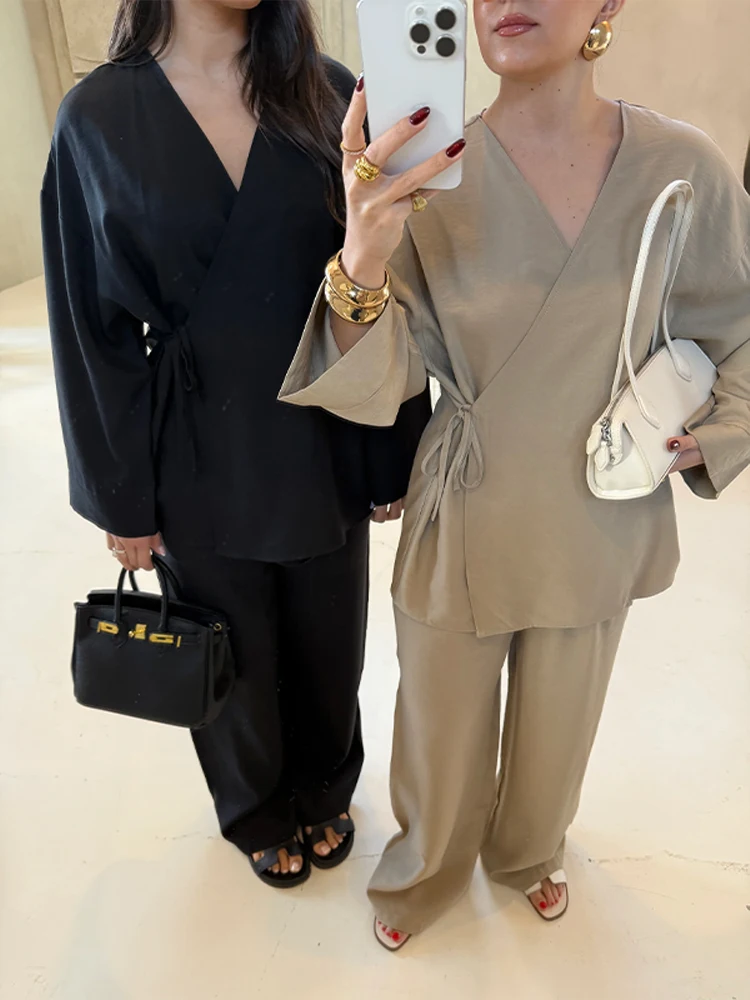 Lace Up Solid Color Shirt Top Pants Two Piece Set Diagonal Cross Collar Deep V Strap Loose Long Sleeved Blouse Wide Leg Trousers
Lace Up Solid Color Shirt Top Pants Two Piece Set Diagonal Cross Collar Deep V Strap Loose Long Sleeved Blouse Wide Leg Trousers