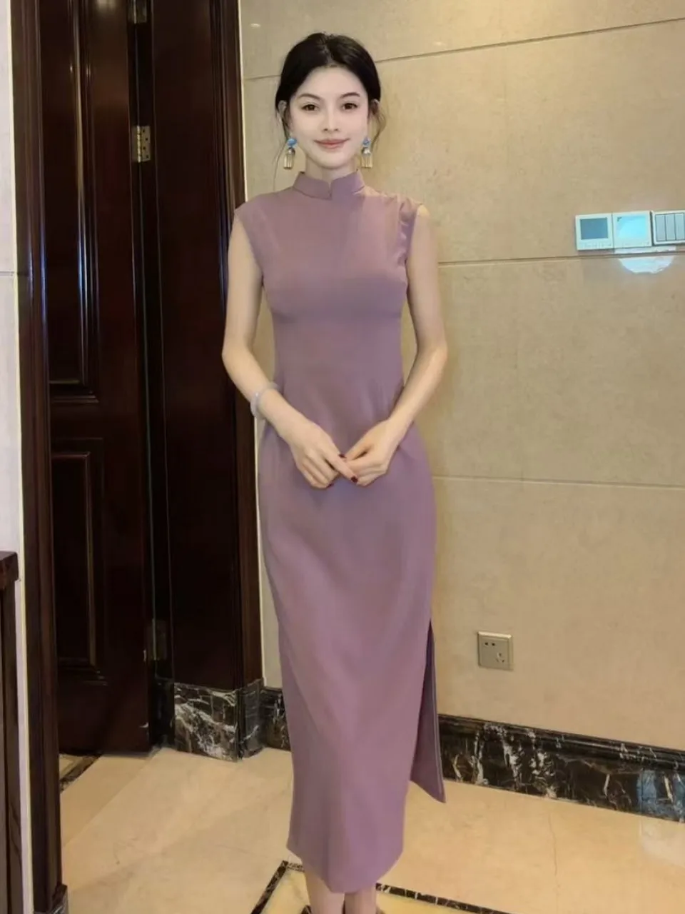 Retro Style Single Layer Zipper Back Qipao Dress Raspberry Purple Long Skirt Length No Sleeve Spring Summer New Arrival Women...
Retro Style Single Layer Zipper Back Qipao Dress Raspberry Purple Long Skirt Length No Sleeve Spring Summer New Arrival Women...