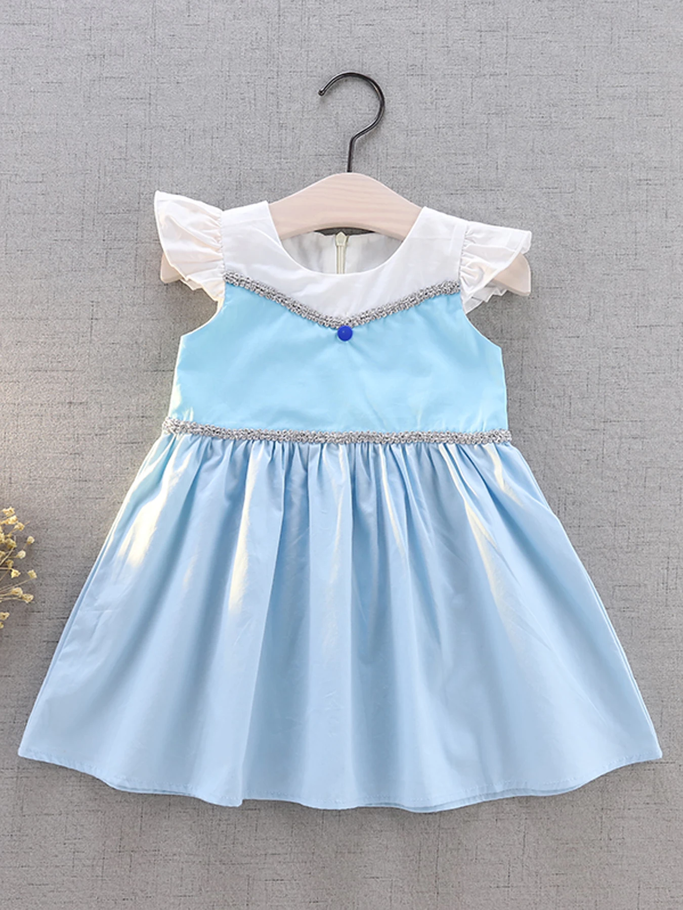 Girls blue princess skirt, soft and comfortable, perfect for summer parties, outdoor activities, birthdays and gift ideas
Girls blue princess skirt, soft and comfortable, perfect for summer parties, outdoor activities, birthdays and gift ideas