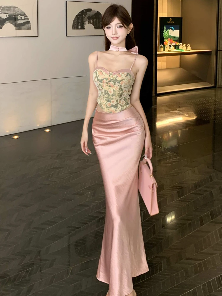 Sexy Oil Painting Floral Print Halter Neck Crop Top And Fish Tail Long Skirt Two Piece Set for Women High Waist Print Casual ...
Sexy Oil Painting Floral Print Halter Neck Crop Top And Fish Tail Long Skirt Two Piece Set for Women High Waist Print Casual ...
