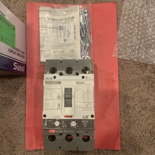 Uts250ht Atu 250a 600 Автоматический выключатель в литом корпусе 3p 02090224ul Нос Совершенно новый оригинальный точечный Plc
Uts250ht Atu 250a 600 Автоматический выключатель в литом корпусе 3p 02090224ul Нос Совершенно новый оригинальный точечный Plc