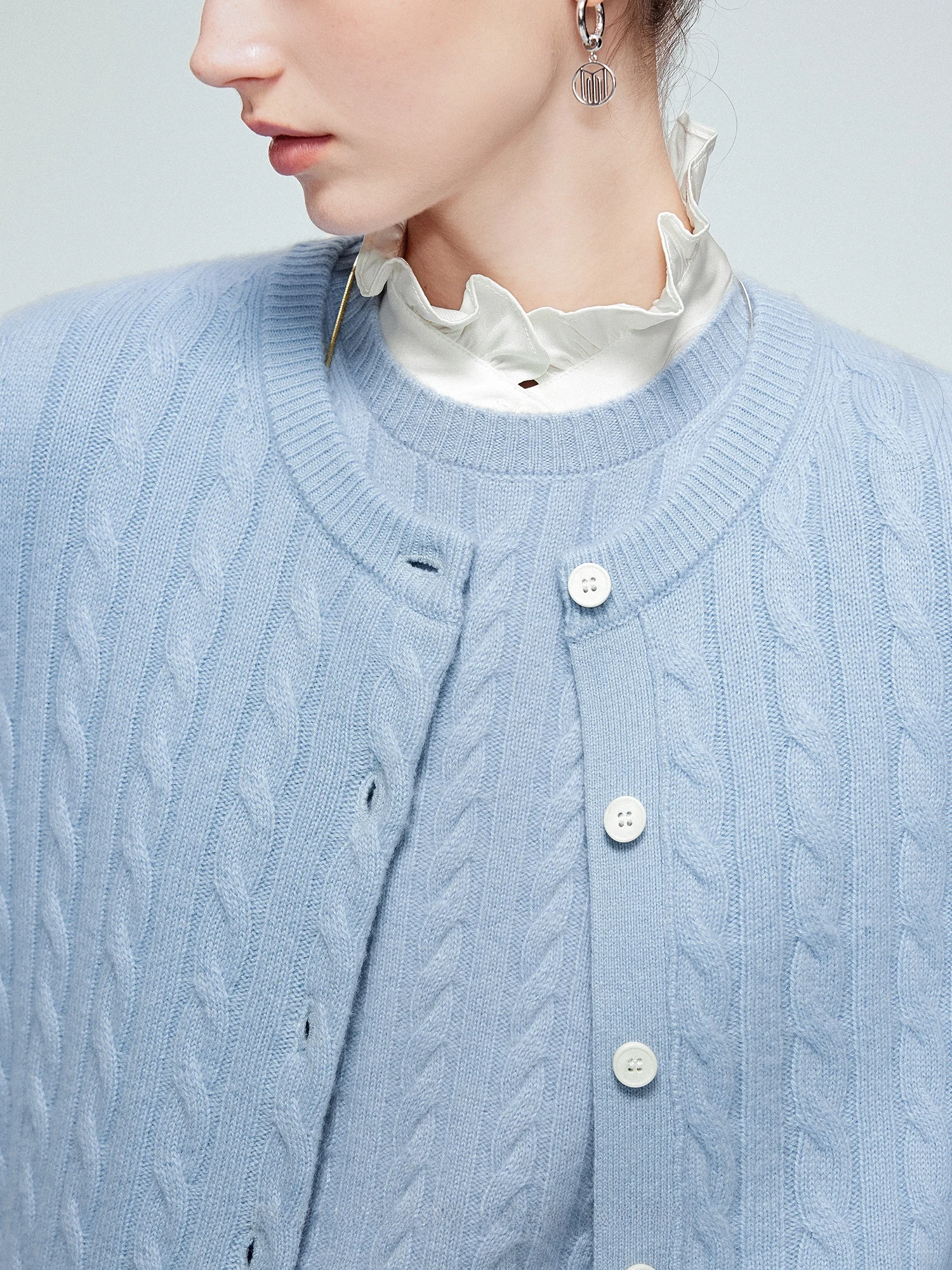 Вязаный кардиган-жилет Blancwing Soft Camere: теплый, в стиле ретро, с длинными рукавами, круглым вырезом, шерстяной свитер для женщин, для офиса
Вязаный кардиган-жилет Blancwing Soft Camere: теплый, в стиле ретро, с длинными рукавами, круглым вырезом, шерстяной свитер для женщин, для офиса