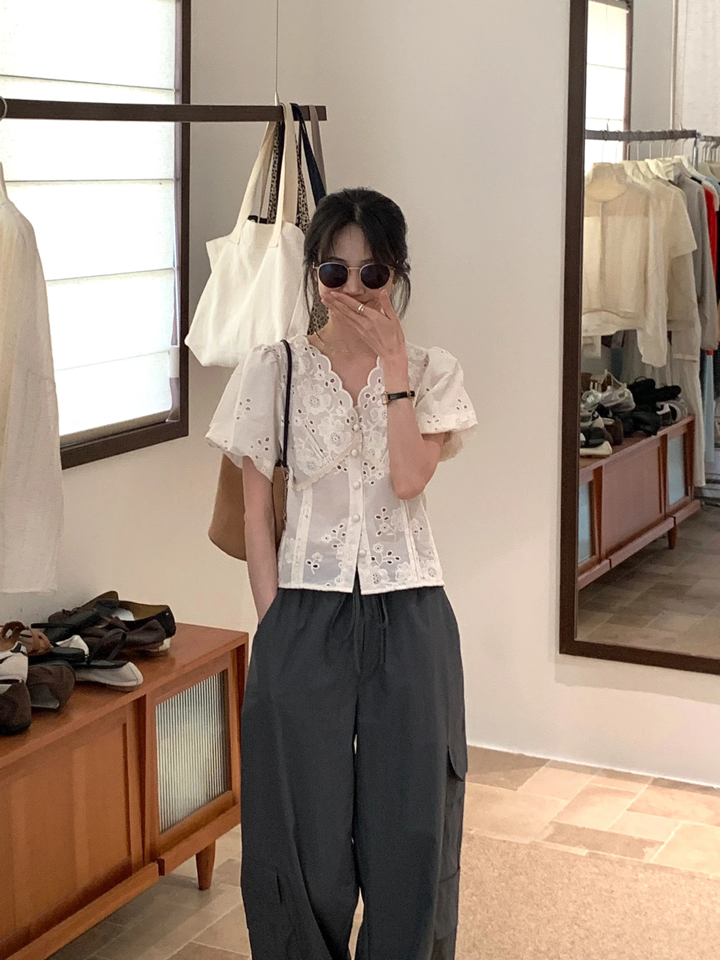 BRIVIN Korean Style Women's Short Sleeve Embroidered Hollow out Shirt Spring Summer Breathable Slimming Top Lace Trim
BRIVIN Korean Style Women's Short Sleeve Embroidered Hollow out Shirt Spring Summer Breathable Slimming Top Lace Trim