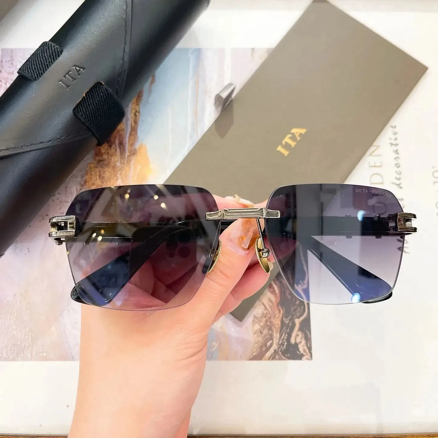 New ADITA META-EVO ONE DTS147 Black Acetate Frame Oversized Womens Sunglasses Gradient Purple Lenses Boundless Men's Sun Glasses
New ADITA META-EVO ONE DTS147 Black Acetate Frame Oversized Womens Sunglasses Gradient Purple Lenses Boundless Men's Sun Glasses