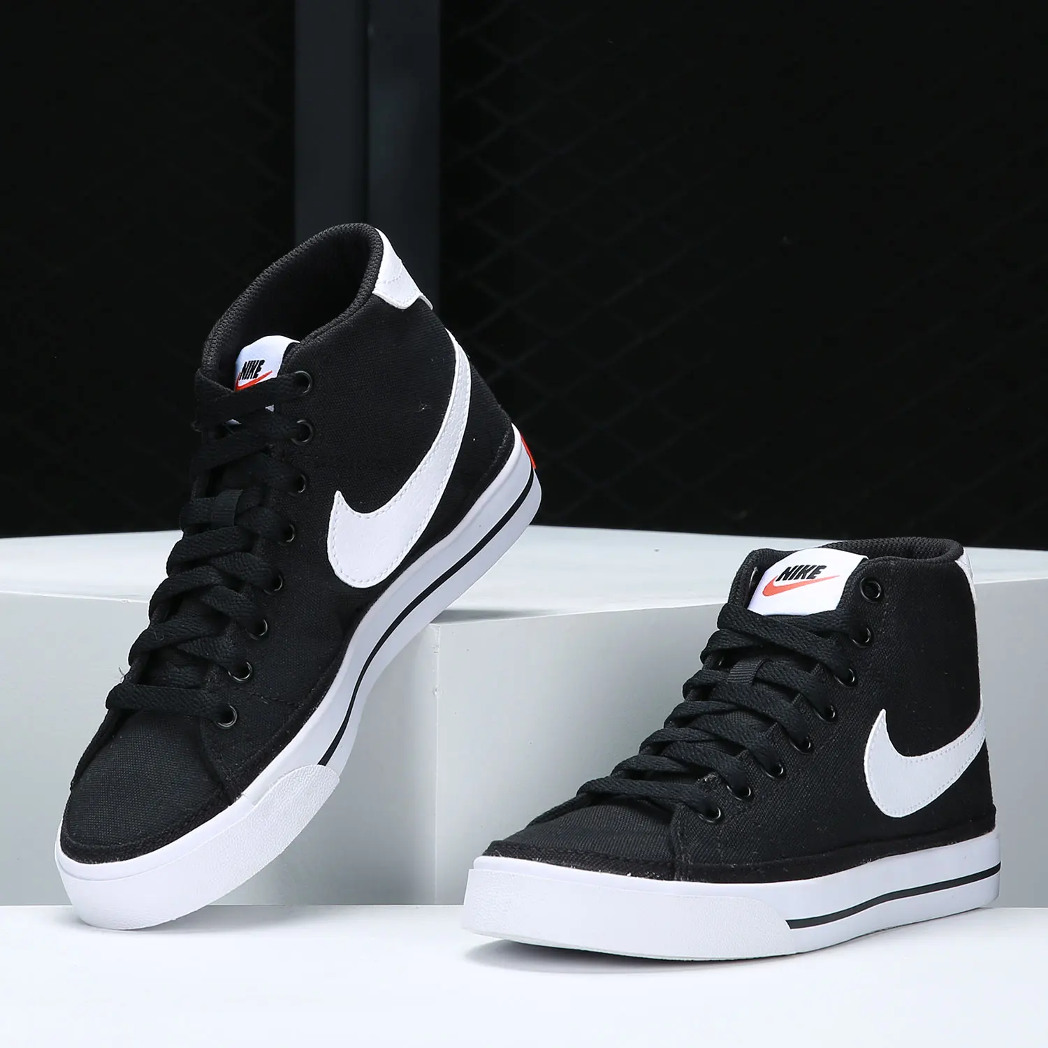 Nike Authentic COURT LEGACY CNVS Womens Casual Canvas Casual Shoes DD0161-001
Nike Authentic COURT LEGACY CNVS Womens Casual Canvas Casual Shoes DD0161-001