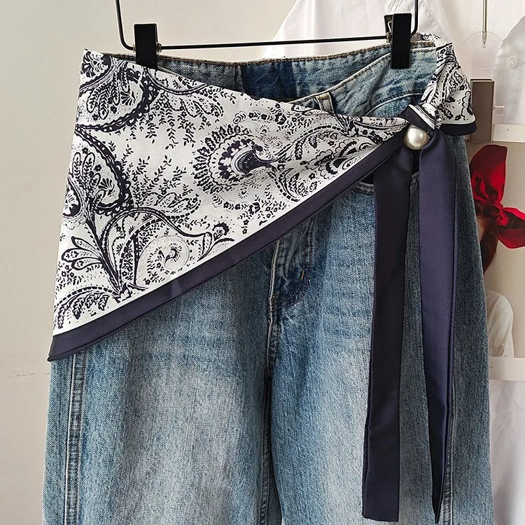 Women Paisley Triangle Scarf Multifunctional Waist Belt Stylish Headwear Layering Waist Decor Fashion Daily Accessory
Women Paisley Triangle Scarf Multifunctional Waist Belt Stylish Headwear Layering Waist Decor Fashion Daily Accessory