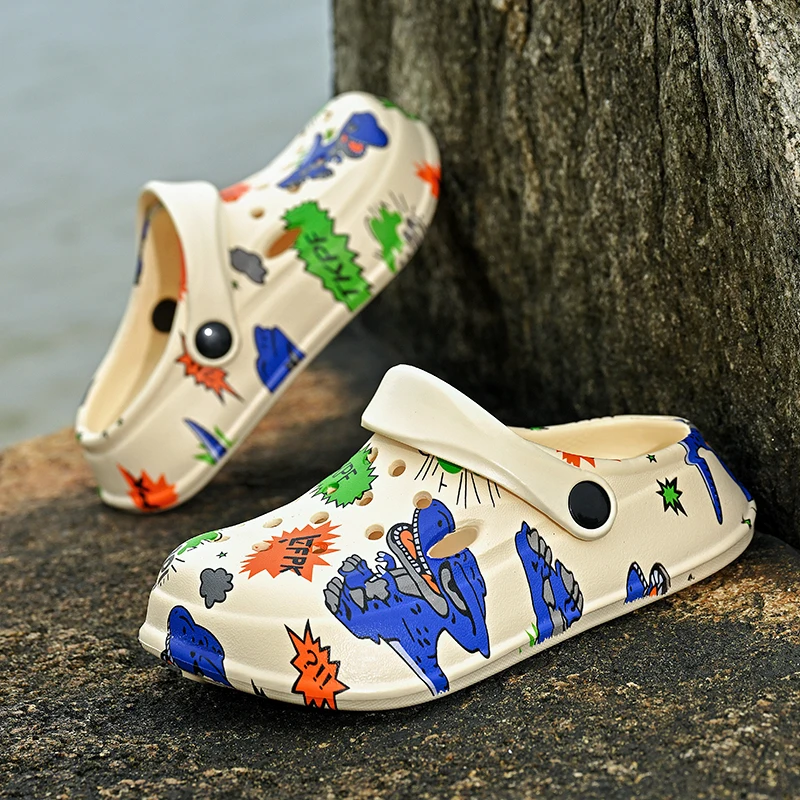 Kids Dinosaur Print EVA Clogs, Cute Cartoon Boy Summer Sandals, Breathable Outdoor Sports Closed-Toe Garden Shoes for Boys Girls
Kids Dinosaur Print EVA Clogs, Cute Cartoon Boy Summer Sandals, Breathable Outdoor Sports Closed-Toe Garden Shoes for Boys Girls