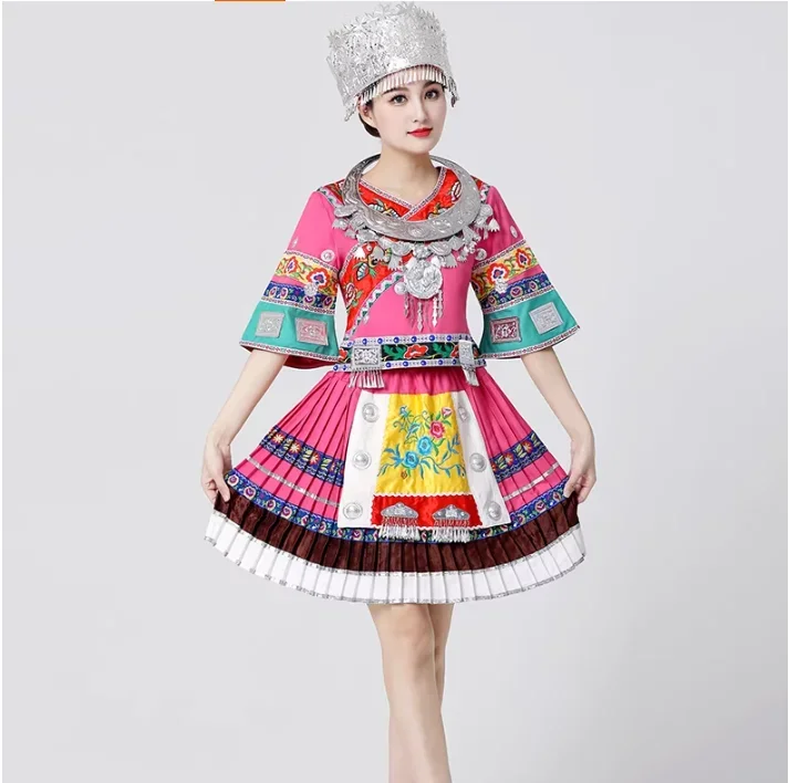 Chinese Miao and Dong Ethnic Clothing, Guizhou Ethnic Minority Women's Clothing
Chinese Miao and Dong Ethnic Clothing, Guizhou Ethnic Minority Women's Clothing
