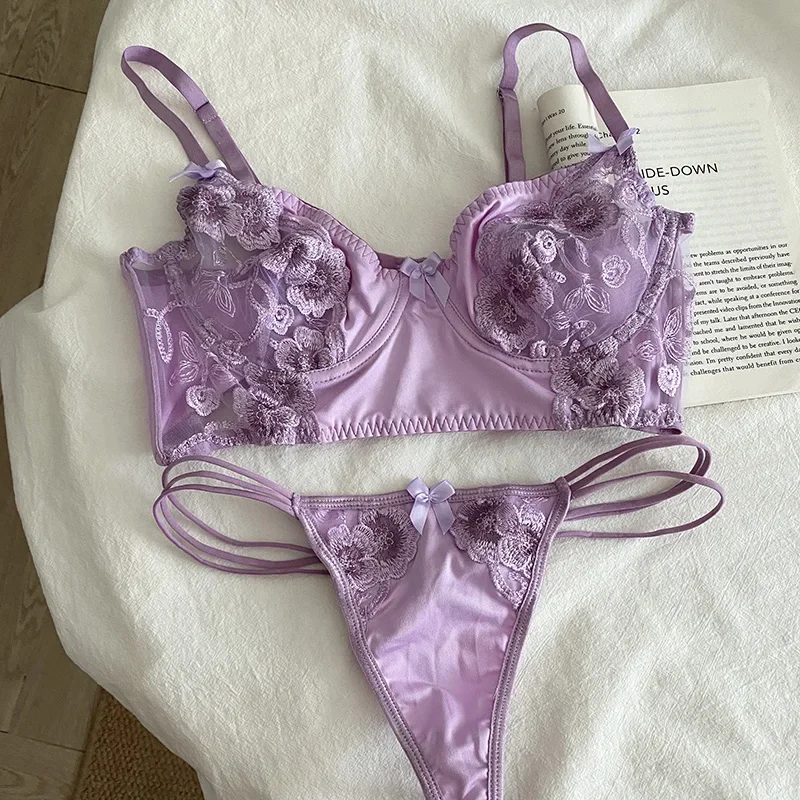 Embroidered ultra-thin sexy lingerie women's bra set widened five-breasted steel ring underwear bralette sets
Embroidered ultra-thin sexy lingerie women's bra set widened five-breasted steel ring underwear bralette sets