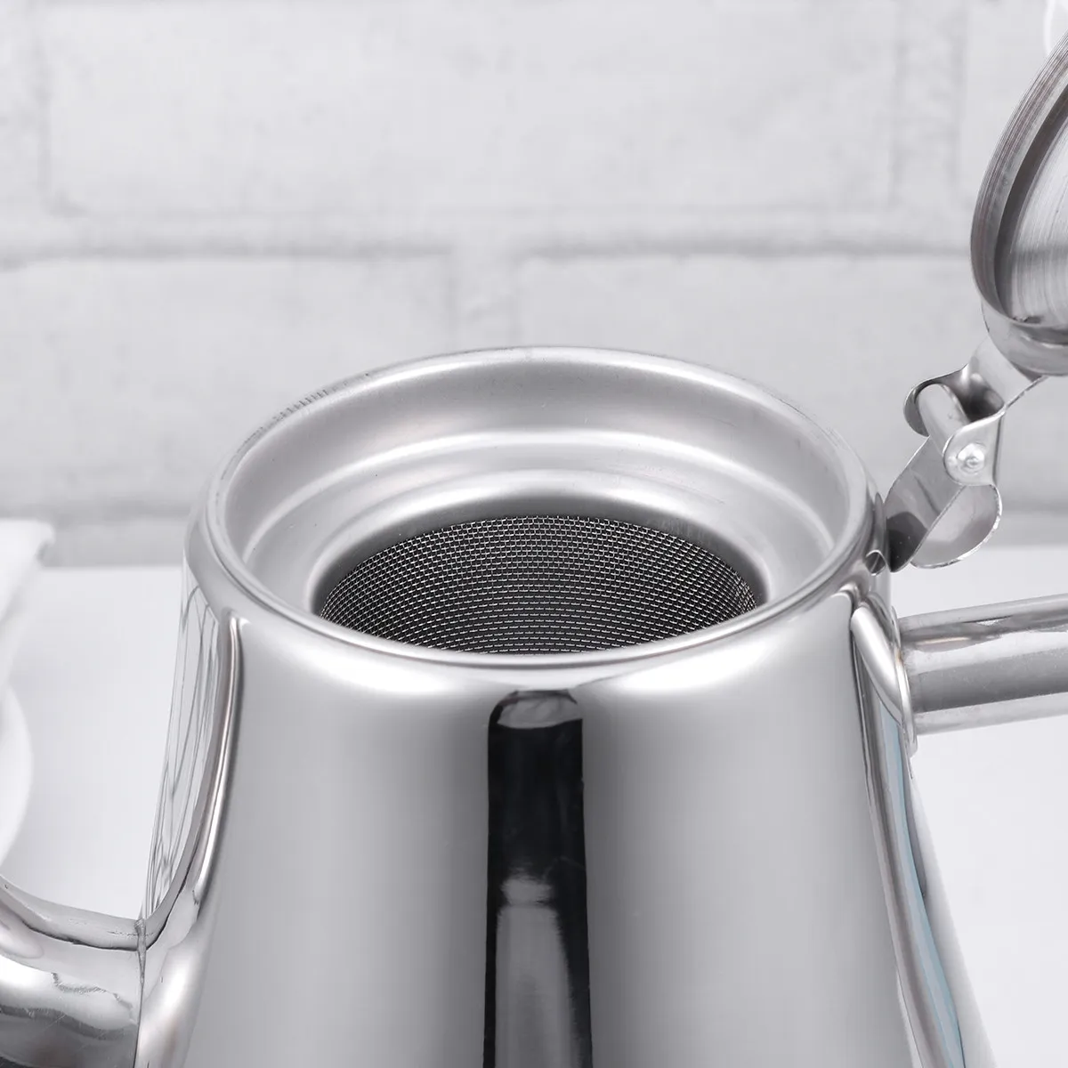 Stainless Steel Teapot with Built-in Strainer for Loose Leaf Tea Easy Grip Ergonomic Handle Glossy Finish Home Kitchen
Stainless Steel Teapot with Built-in Strainer for Loose Leaf Tea Easy Grip Ergonomic Handle Glossy Finish Home Kitchen