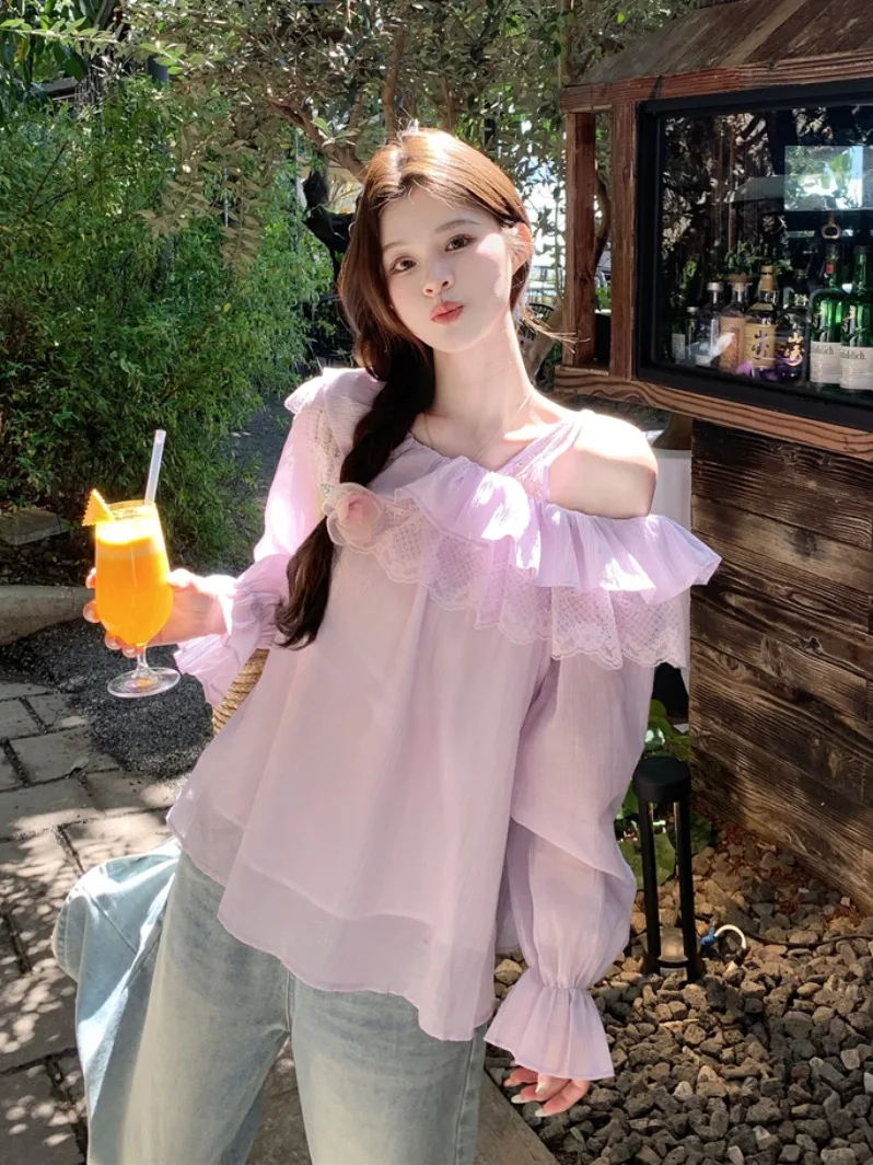 Loose One-Shoulder Chiffon Blouse Women Early Spring Gentle Unique Beautiful Lace Trim Single Shoulder Exposure Top
Loose One-Shoulder Chiffon Blouse Women Early Spring Gentle Unique Beautiful Lace Trim Single Shoulder Exposure Top