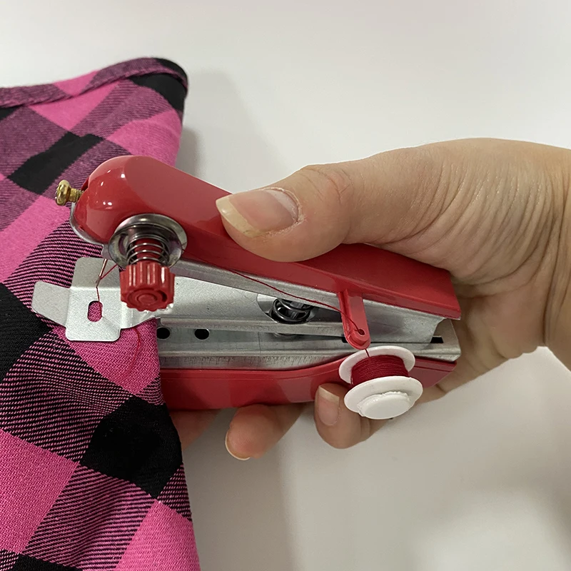 Home Handheld Sewing Machine Protable Outdoor Travel Clothes Fabrics DIY Stitchin Sew Tool Mini Manual Stitch Needlework Machine
Home Handheld Sewing Machine Protable Outdoor Travel Clothes Fabrics DIY Stitchin Sew Tool Mini Manual Stitch Needlework Machine