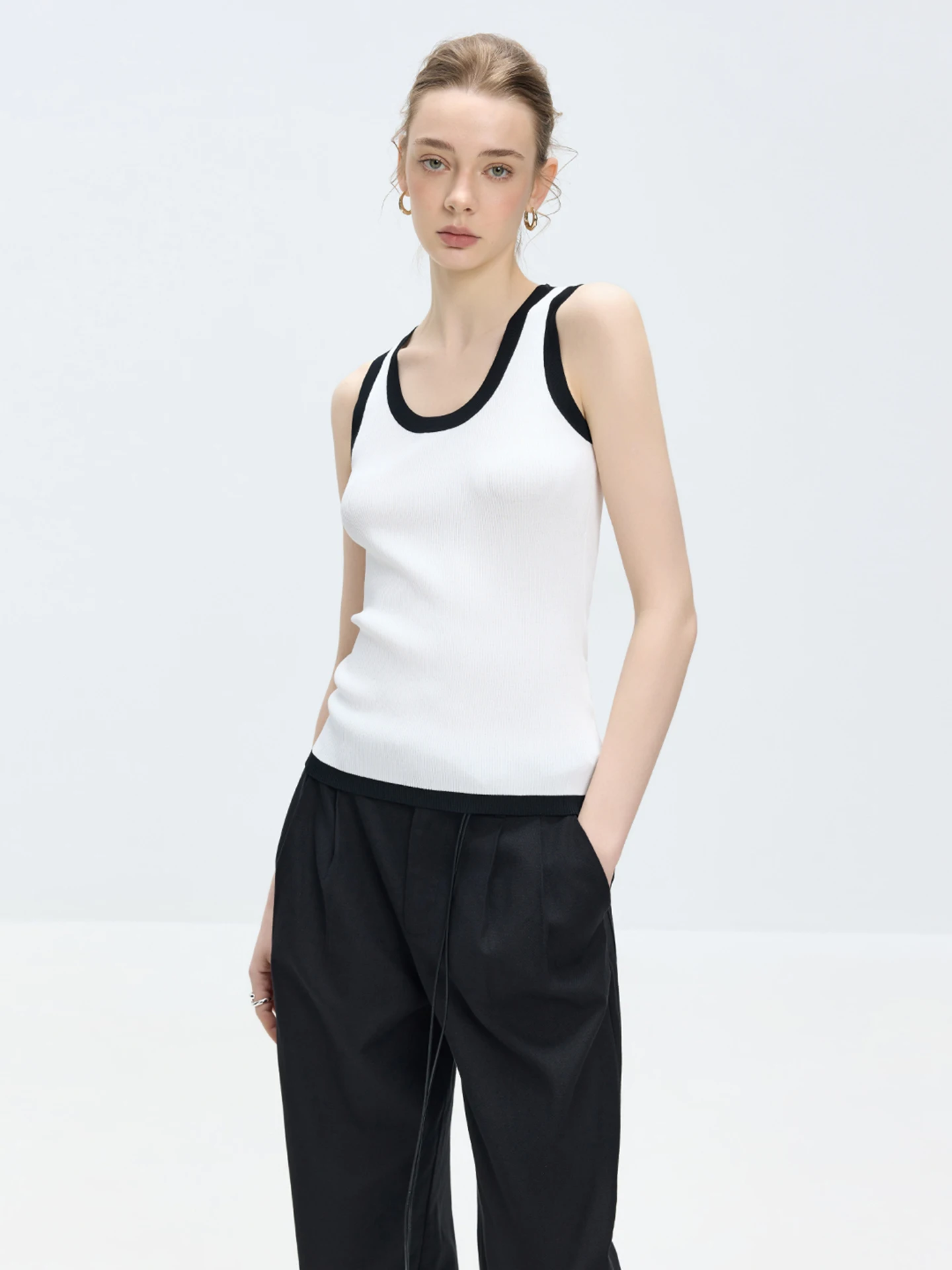 LUR Color Block Strap Vest Women's Inner Wear Casual Sleeveless Top Fashionable Base Shirt H-Shape Knitted Nylon Blend
LUR Color Block Strap Vest Women's Inner Wear Casual Sleeveless Top Fashionable Base Shirt H-Shape Knitted Nylon Blend