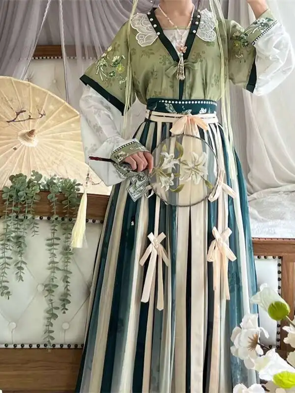 Магнолия, развевающая бабочка, пьяный павильон Hanfu Tang Beizi, плиссированная юбка для похудения, талии, груди, двусторонняя вышивка 
Магнолия, развевающая бабочка, пьяный павильон Hanfu Tang Beizi, плиссированная юбка для похудения, талии, груди, двусторонняя вышивка