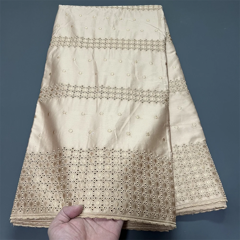 African Nigerian Tulle Lace Fabric for Dress Sewing2025 High Quality Damask Cotton Pure Embroidery Wedding Party 5Yard HZ1399
African Nigerian Tulle Lace Fabric for Dress Sewing2025 High Quality Damask Cotton Pure Embroidery Wedding Party 5Yard HZ1399