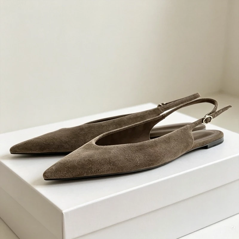 Suede Slingback Women Sandals Elegant Pointed Toe Mules Metal Buckle Detail High Quality Comfortable Designer Flat Shoes Ladies
Suede Slingback Women Sandals Elegant Pointed Toe Mules Metal Buckle Detail High Quality Comfortable Designer Flat Shoes Ladies