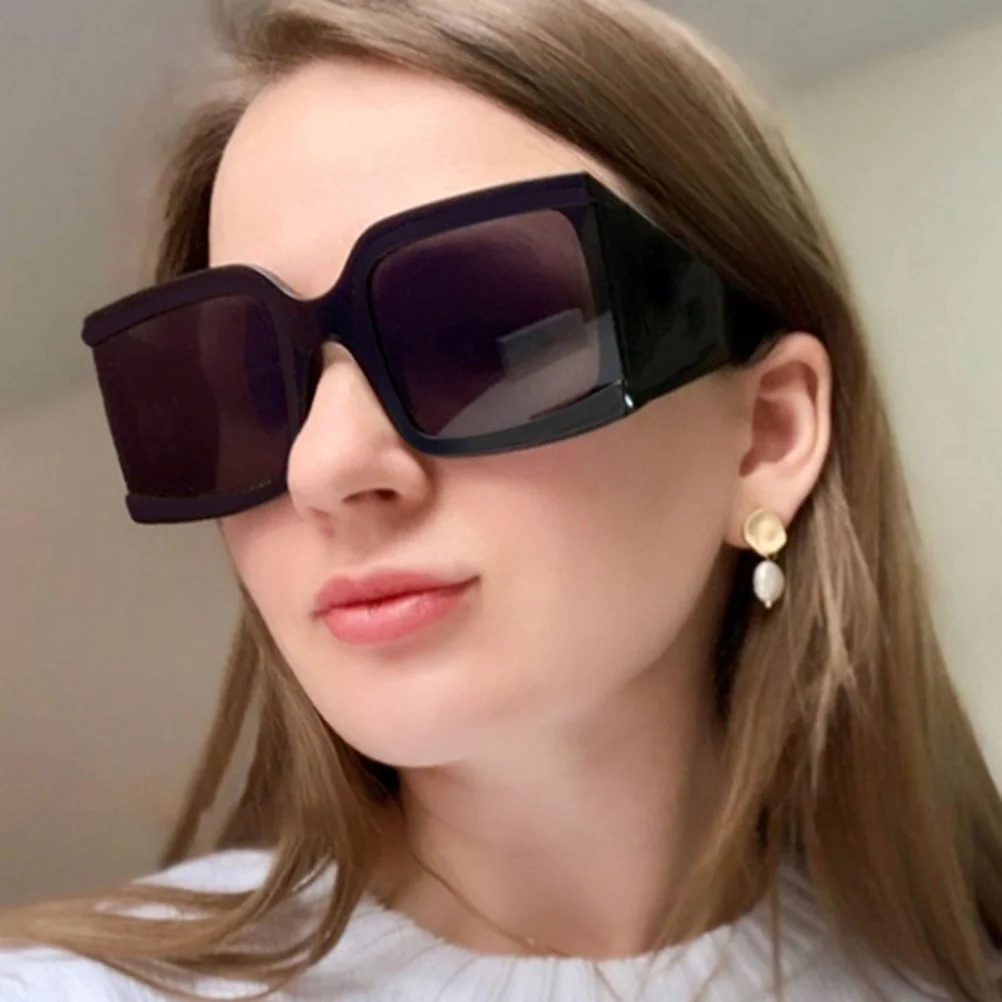 Vintage Sunglasses for Men Black Steampunk Summer Outdoor Creative Beach Shades High Quality Durable Fashion Polarized Perfect
Vintage Sunglasses for Men Black Steampunk Summer Outdoor Creative Beach Shades High Quality Durable Fashion Polarized Perfect