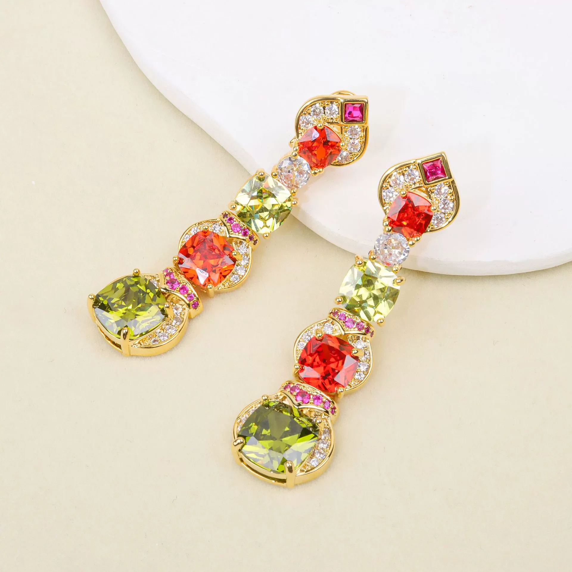 Silver needle with diamond-set super magical colorful waterdrop earrings - serene and sweet stud earrings, high-end jewelry
Silver needle with diamond-set super magical colorful waterdrop earrings - serene and sweet stud earrings, high-end jewelry