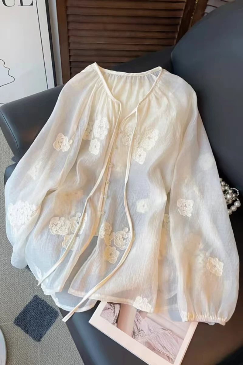2025 Summer Flowers Embroidery Shirts Women's Loose Casual Long Sleeve Thin Blouses Tops Woman Clothing Korean Popular Clothes
2025 Summer Flowers Embroidery Shirts Women's Loose Casual Long Sleeve Thin Blouses Tops Woman Clothing Korean Popular Clothes