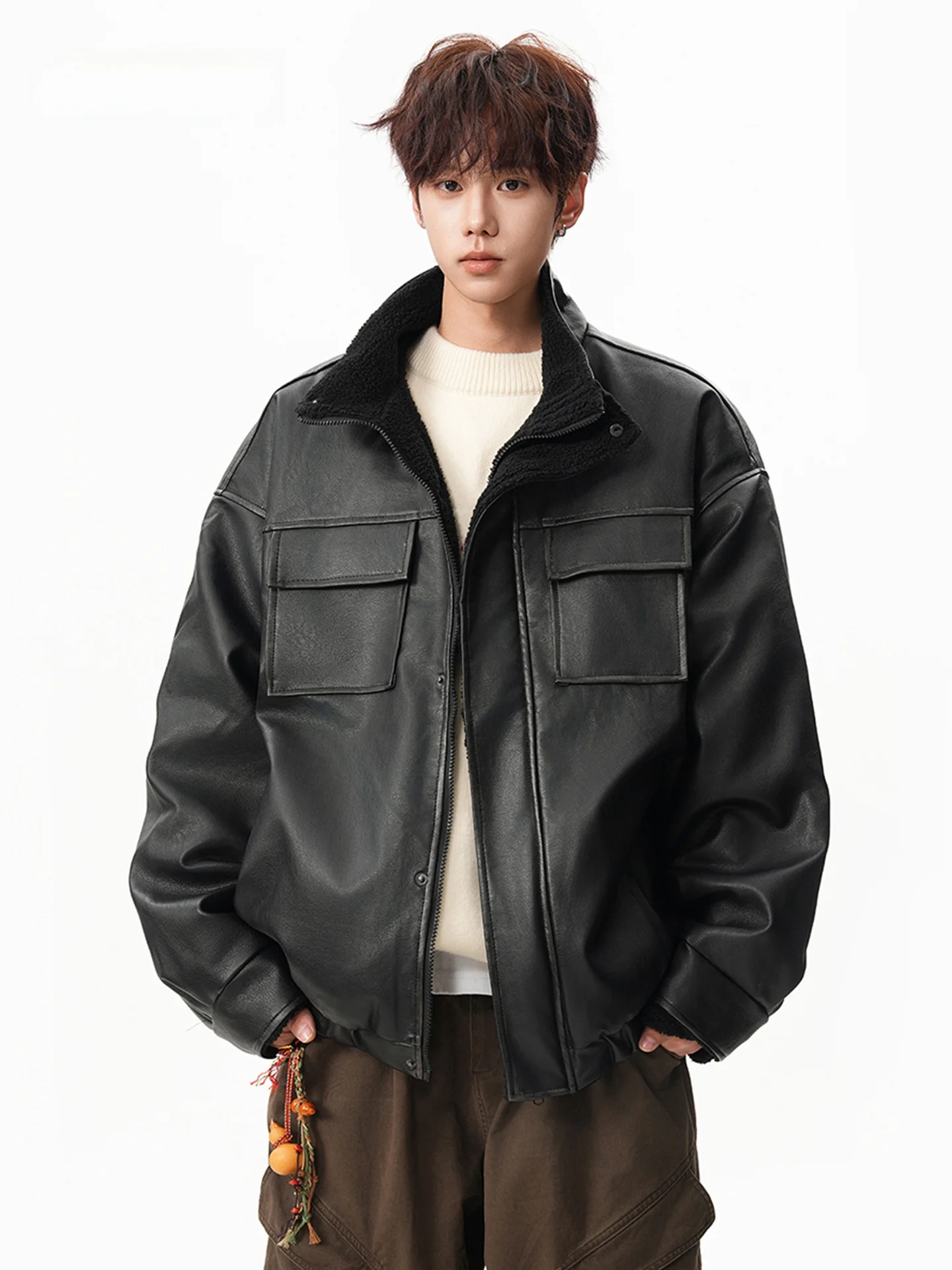 Ретро-куртка из американского овечьего меха для мужчин: теплая зимняя мотоциклетная хлопковая куртка с воротником-стойкой и флисовой подкладкой, модная верхняя одежда
Ретро-куртка из американского овечьего меха для мужчин: теплая зимняя мотоциклетная хлопковая куртка с воротником-стойкой и флисовой подкладкой, модная верхняя одежда