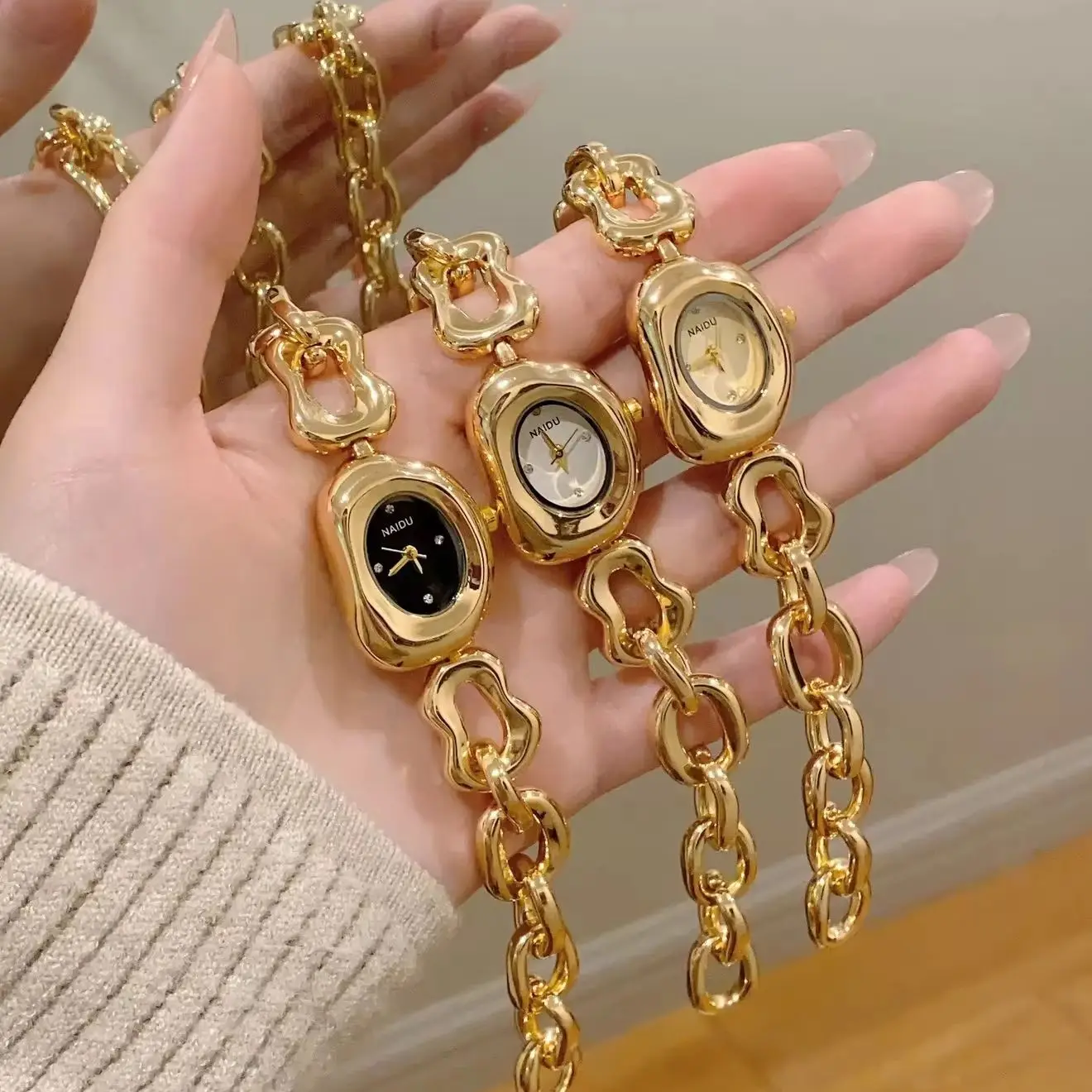 Gold Retro Irregular Cheese Bracelet Quartz Watch for Women Famous Brand Fashion Punk Wristwatch Wholesale Luxury Watches Gifts
Gold Retro Irregular Cheese Bracelet Quartz Watch for Women Famous Brand Fashion Punk Wristwatch Wholesale Luxury Watches Gifts