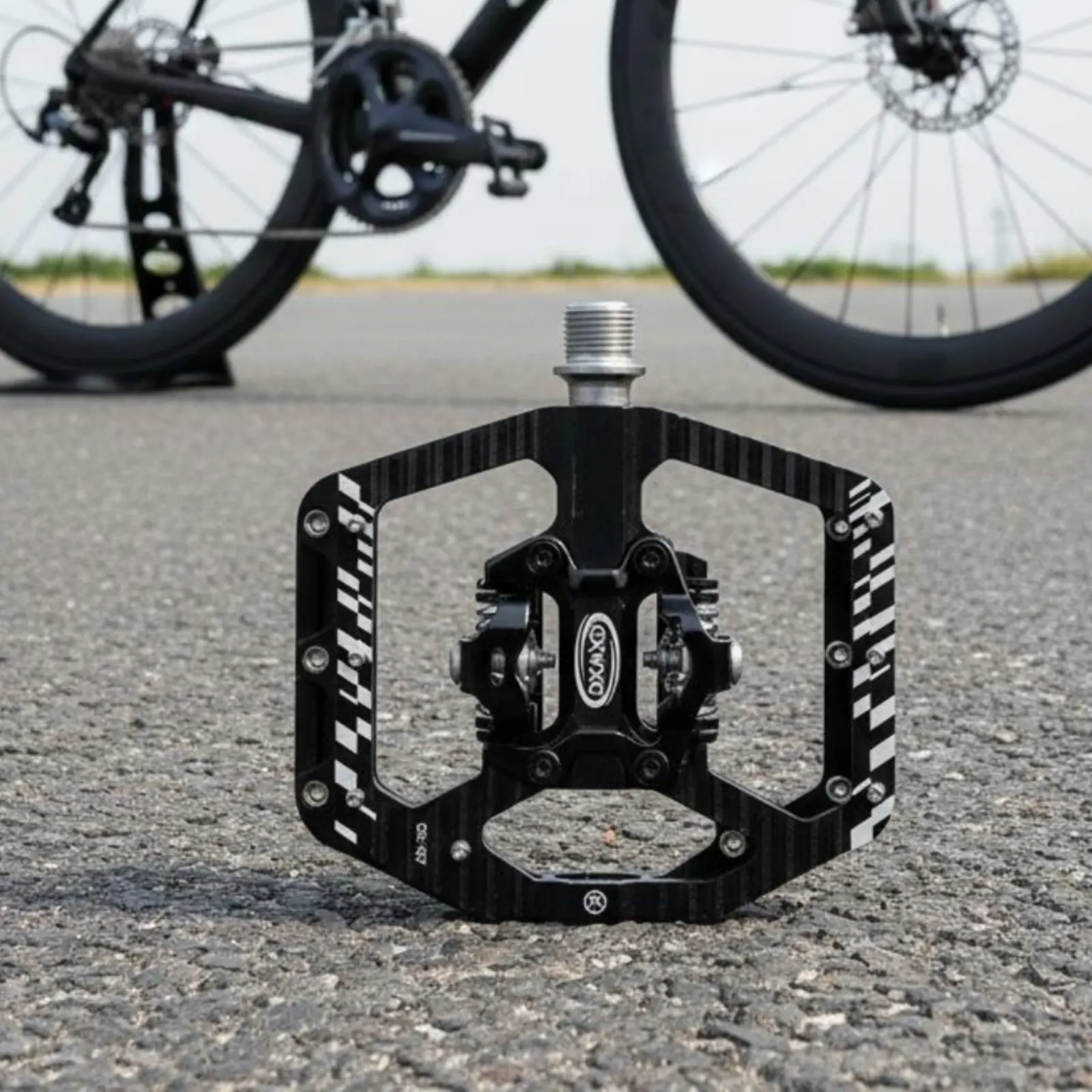 Mountain Bike Clipless Pedal Sealed Bearings Double-Sided Pedal Two-Way Function Pedals Bearing Flat Platform Pedals Fluid
Mountain Bike Clipless Pedal Sealed Bearings Double-Sided Pedal Two-Way Function Pedals Bearing Flat Platform Pedals Fluid