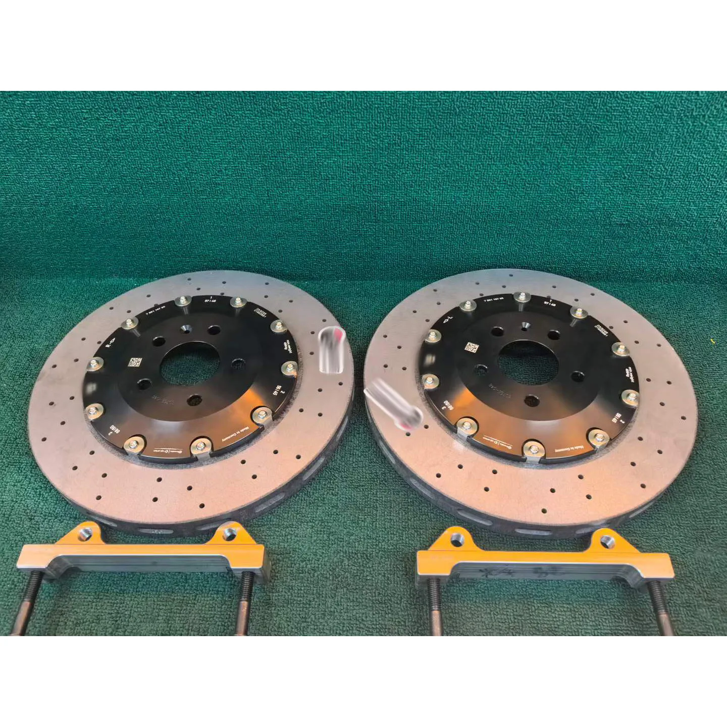 Cost-Effective Heat-Resistant 400x38mm Carbon Ceramic Brake Disc Rotors For Audi RS4 B9 gRS RS5 Direct Bolt-On Replace Iron Disc
Cost-Effective Heat-Resistant 400x38mm Carbon Ceramic Brake Disc Rotors For Audi RS4 B9 gRS RS5 Direct Bolt-On Replace Iron Disc