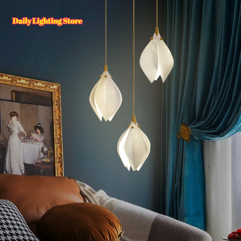 Modern Ceramic Decor Bedside Pendant Lamp for Luxury Villa Hollow Living Room Dining Room Bar Lighting
Modern Ceramic Decor Bedside Pendant Lamp for Luxury Villa Hollow Living Room Dining Room Bar Lighting