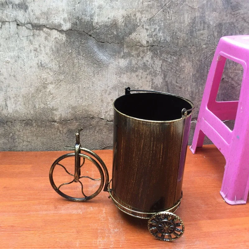 Vintage Industrial Metal Storage Bin, Retro Iron Trash Can with Handle, Creative Barrel Style Organizer for Home Bar Office
Vintage Industrial Metal Storage Bin, Retro Iron Trash Can with Handle, Creative Barrel Style Organizer for Home Bar Office
