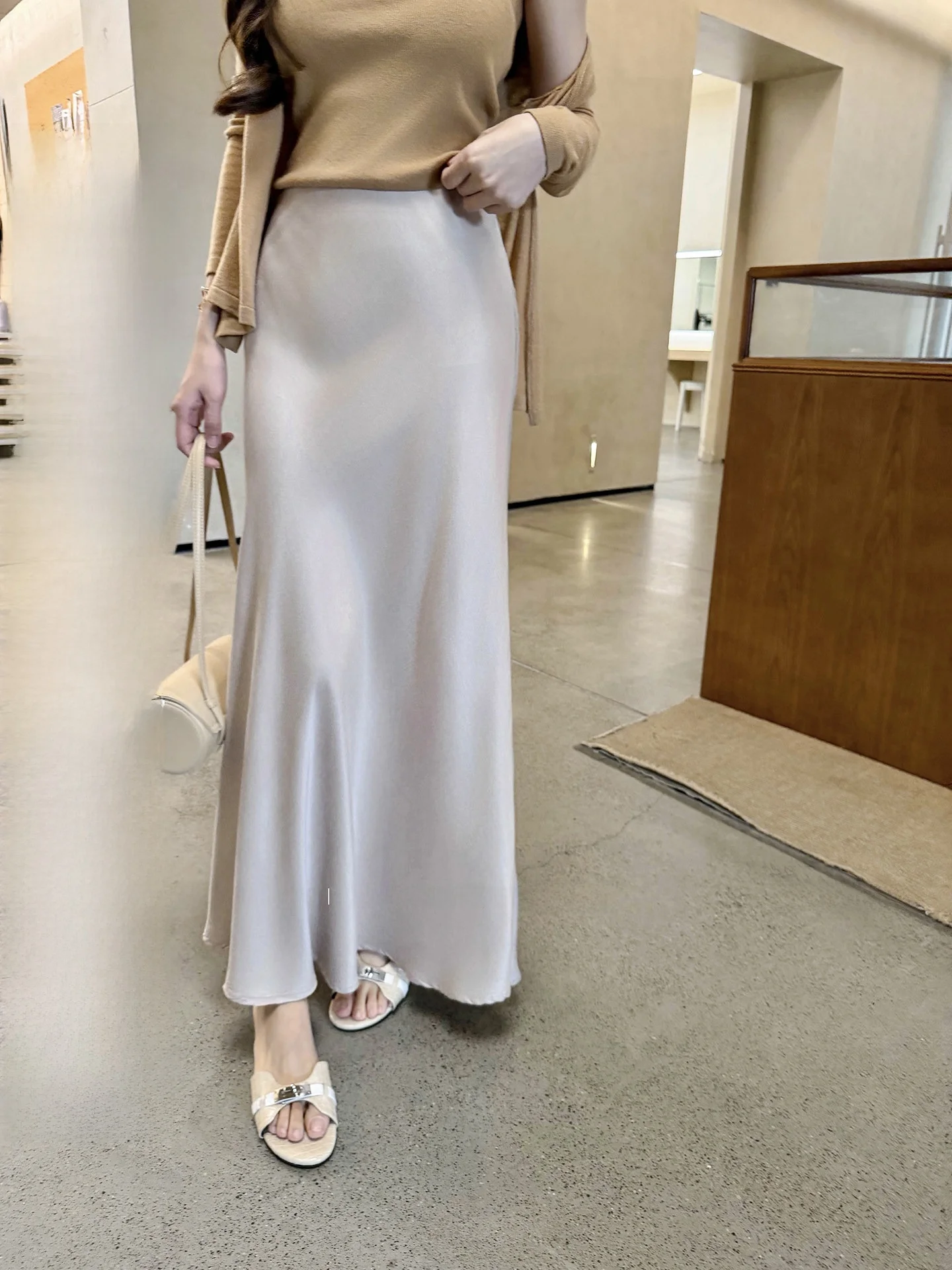 Yuyueer Silk Fish Tail Half-length Skirt Women's High-waist Slim-fit Long Skirt Korean Style Commute Resin Color-fastness
Yuyueer Silk Fish Tail Half-length Skirt Women's High-waist Slim-fit Long Skirt Korean Style Commute Resin Color-fastness